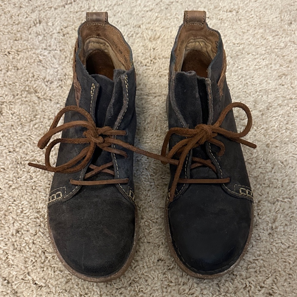 Dark Grey Brown Born Lace-Up Ankle Boots